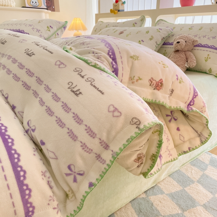 91家纺网 家纺一手货源 找家纺 安哆啦家纺 2024新款牛奶绒三角针四件套 蕾丝兔