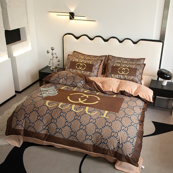 91家纺网 家纺一手货源 找家纺 色鬼 2023新款网红款潮牌婴儿绒宝宝绒印花牛奶绒四件套 经典咖