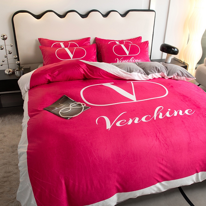 91家纺网 家纺一手货源 找家纺 色鬼 2023新款网红款潮牌婴儿绒宝宝绒印花牛奶绒四件套 芭比伦