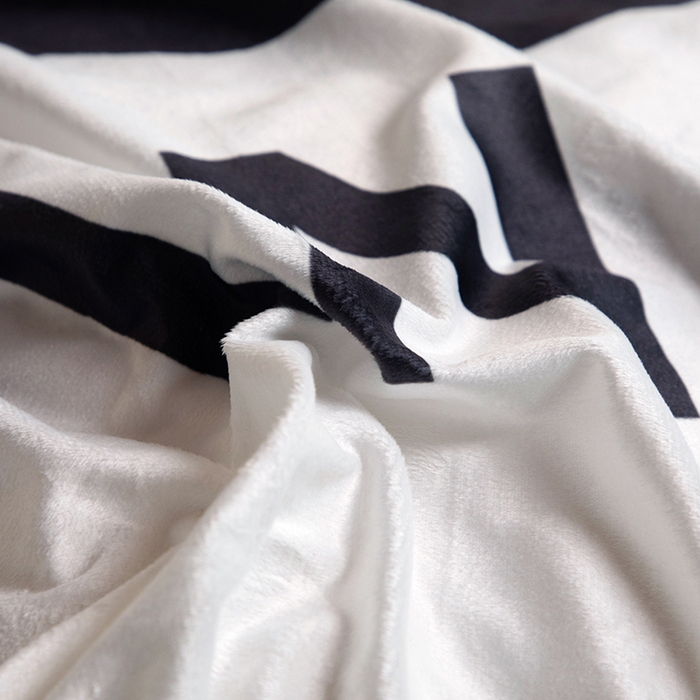 91家纺网 家纺一手货源 找家纺 色鬼 2023新款网红款潮牌婴儿绒宝宝绒印花牛奶绒四件套 可可白