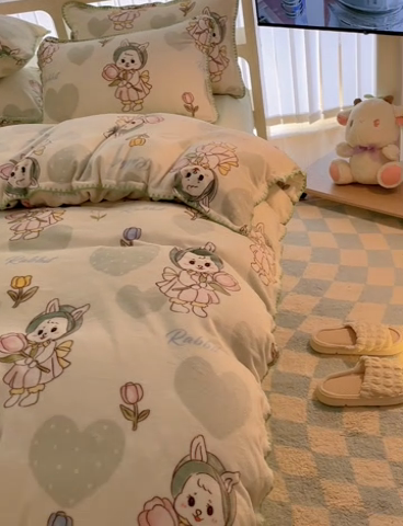 91家纺网 家纺一手货源 找家纺 安哆啦家纺 2024新款牛奶绒三角针四件套 心花怒放