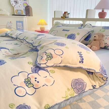 安哆啦家纺 2024新款牛奶绒三角针四件套 蓝花小兔