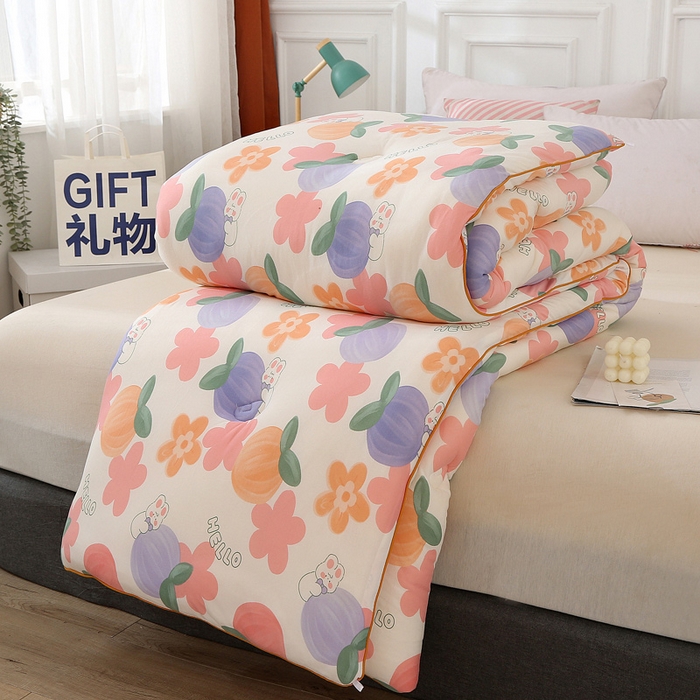 91家纺网 家纺一手货源 找家纺 薇玛仕 2025新款A类牛奶丝针织棉印花大豆被 兔桃桃