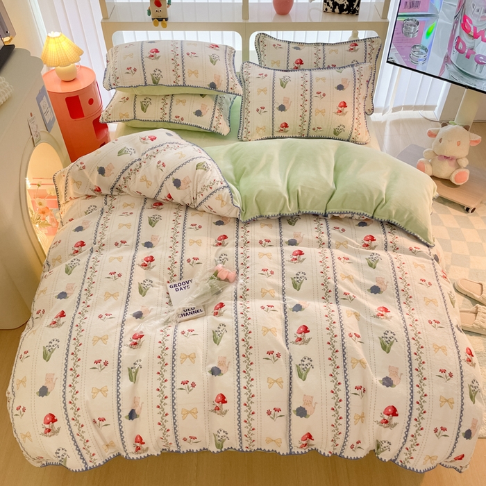 91家纺网 家纺一手货源 找家纺 安哆啦家纺 2024新款牛奶绒三角针四件套 爱丽丝梦游仙境