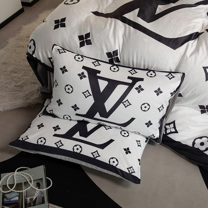 91家纺网 家纺一手货源 找家纺 色鬼 2023新款网红款潮牌婴儿绒宝宝绒印花牛奶绒四件套 经典威