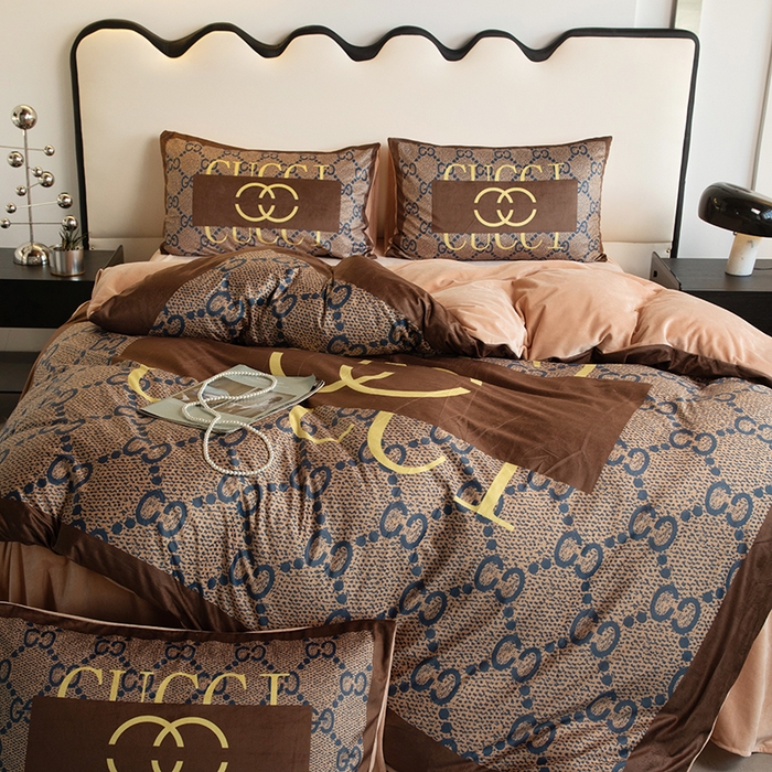 91家纺网 家纺一手货源 找家纺 色鬼 2023新款网红款潮牌婴儿绒宝宝绒印花牛奶绒四件套 经典咖