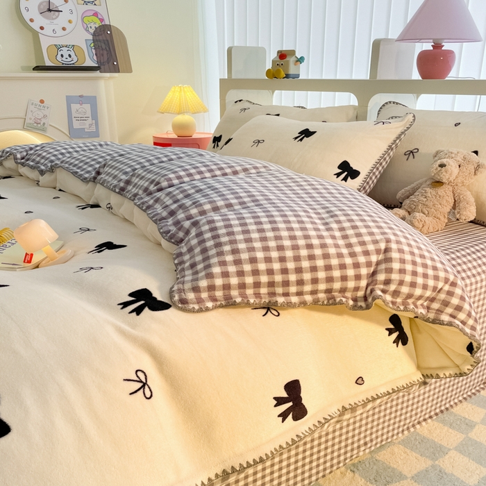 91家纺网 家纺一手货源 找家纺 安哆啦家纺 2024新款牛奶绒三角针四件套 小蝴蝶结