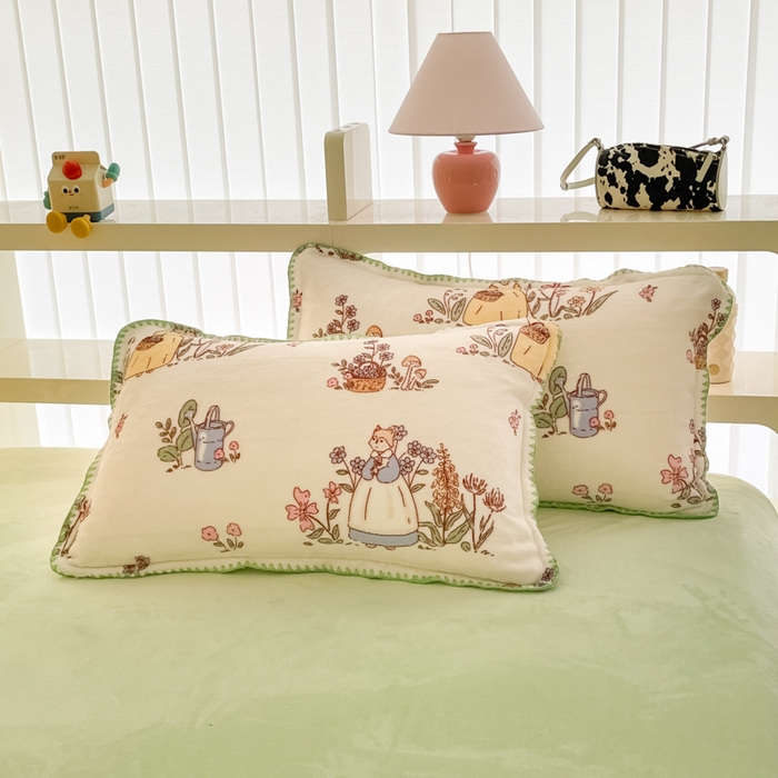 91家纺网 家纺一手货源 找家纺 安哆啦家纺 2024新款牛奶绒三角针四件套 狐狸小姐的花园