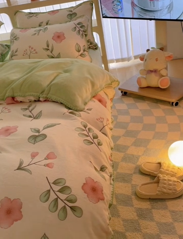 91家纺网 家纺一手货源 找家纺 安哆啦家纺 2024新款牛奶绒三角针四件套 花丛间