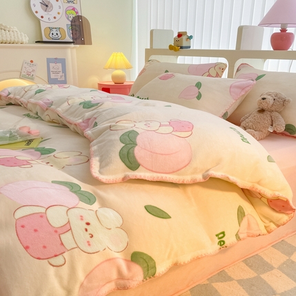 安哆啦家纺 2024新款牛奶绒三角针四件套 桃桃兔兔