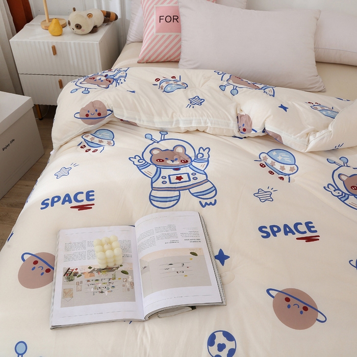 91家纺网 家纺一手货源 找家纺 薇玛仕 2025新款A类牛奶丝针织棉印花大豆被 太空熊