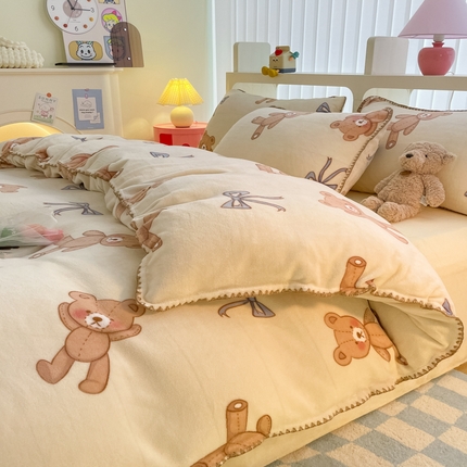 安哆啦家纺 2024新款牛奶绒三角针四件套 玩具熊