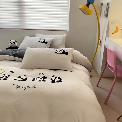 91家纺网 家纺一手货源 找家纺 星期八 2023新款牛奶绒毛巾绣四件套 熊猫