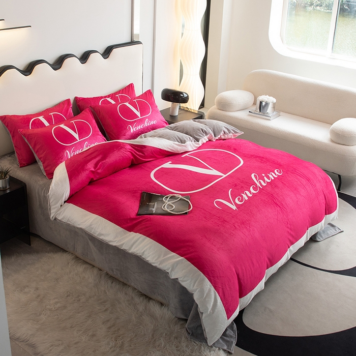 91家纺网 家纺一手货源 找家纺 色鬼 2023新款网红款潮牌婴儿绒宝宝绒印花牛奶绒四件套 芭比伦