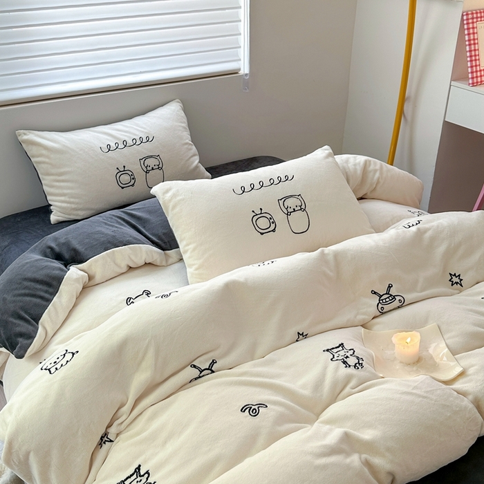 91家纺网 家纺一手货源 找家纺 星期八 2023新款牛奶绒毛巾绣四件套 机器狗