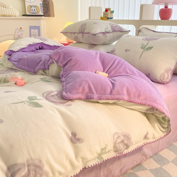 91家纺网 家纺一手货源 找家纺 安哆啦家纺 2024新款牛奶绒三角针四件套 紫色郁金香