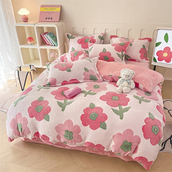 91家纺网 家纺一手货源 找家纺 苏拉家居 2023新款5D雕花雪花绒四件套 花轻柔