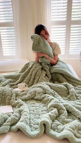 91家纺网 家纺一手货源 找家纺 欧邦 新款提花爱心款塔芙绒羊羔绒双层毛毯 果绿-同色