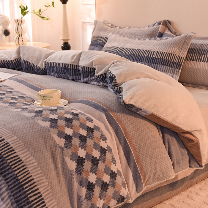 91家纺网 家纺一手货源 找家纺 2025新款冰岛臻棉绒印花系列牛奶绒小号三件套 洛林蓝