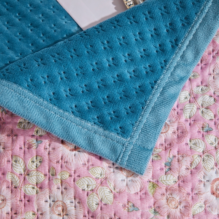 91家纺网 家纺一手货源 找家纺 晶缦家纺 2023新款华夫格牛奶绒床盖三件套 华夫格-宝蓝