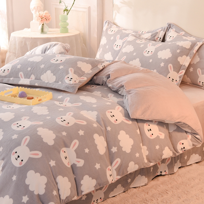 91家纺网 家纺一手货源 找家纺 简如 2025新款冰岛臻绵绒印花系列单被套牛奶绒单被套 菲菲兔