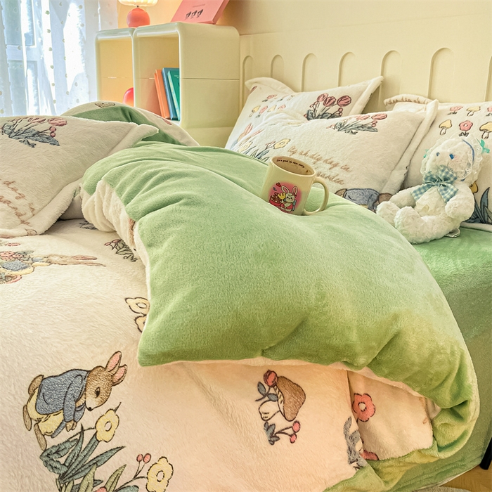 91家纺网 家纺一手货源 找家纺 苏拉家居 2023新款5D雕花雪花绒四件套 采花小兔