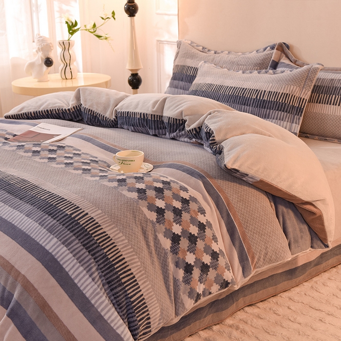 91家纺网 家纺一手货源 找家纺 简如 2025新款冰岛臻绵绒印花系列单被套牛奶绒单被套 洛林蓝