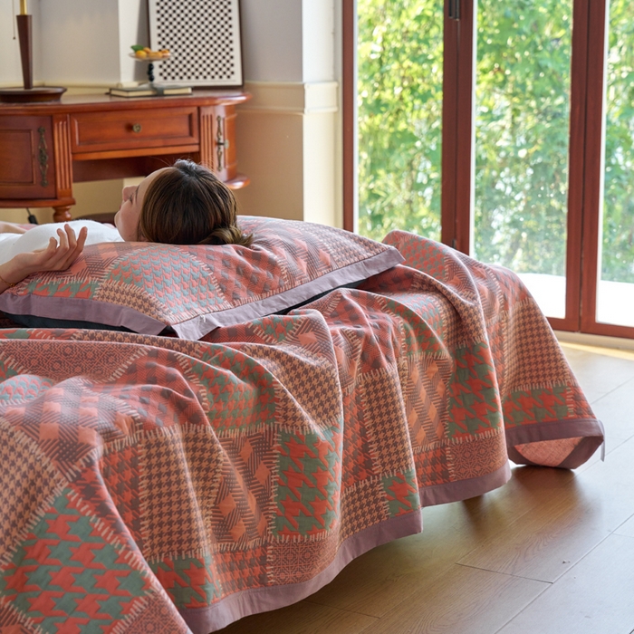 91家纺网 家纺一手货源 找家纺 棠薇 2023新款秋冬全棉三层纱床盖多功能纱布毯 艾克粉