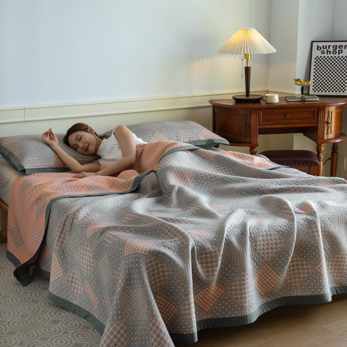 91家纺网 家纺一手货源 找家纺 棠薇 2023新款秋冬全棉三层纱床盖多功能纱布毯 左岸时光