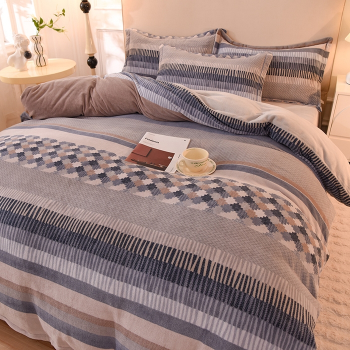 91家纺网 家纺一手货源 找家纺 简如 2025新款冰岛臻绵绒印花系列单被套牛奶绒单被套 洛林蓝