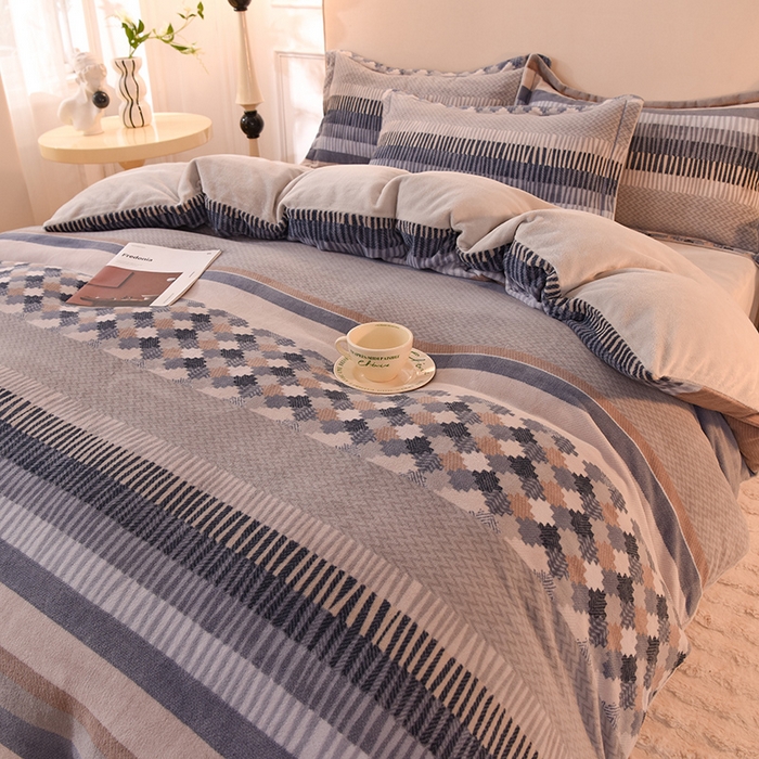 91家纺网 家纺一手货源 找家纺 2025新款冰岛臻棉绒印花系列牛奶绒小号三件套 洛林蓝