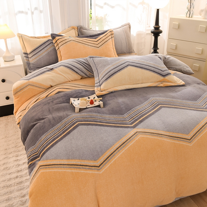 91家纺网 家纺一手货源 找家纺 简如 2025新款冰岛臻绵绒印花系列单被套牛奶绒单被套 晨光