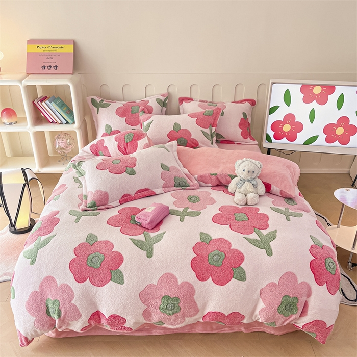 91家纺网 家纺一手货源 找家纺 苏拉家居 2023新款5D雕花雪花绒四件套 花轻柔