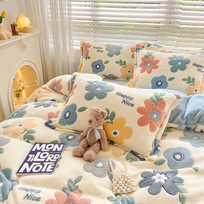 91家纺网 家纺一手货源 找家纺 苏拉家居 2023新款5D雕花雪花绒四件套 花儿朵朵