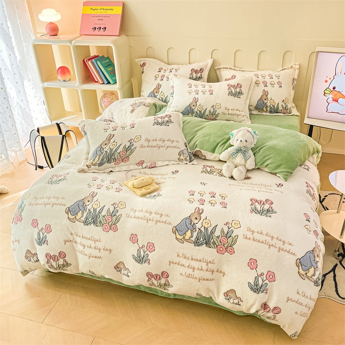 91家纺网 家纺一手货源 找家纺 苏拉家居 2023新款5D雕花雪花绒四件套 采花小兔