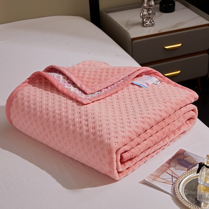 91家纺网 家纺一手货源 找家纺 晶缦家纺 2023新款华夫格牛奶绒床盖三件套 华夫格-粉玉