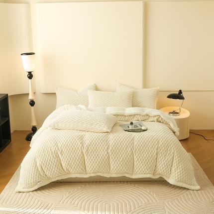 91家纺网 家纺一手货源 找家纺 （总）网客 2024新款多功能豆豆绒素色被套毯
