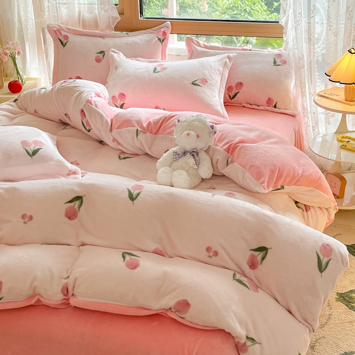 91家纺网 家纺一手货源 找家纺 慕澄家纺 2023新款小清新牛奶绒印花四件套 粉小花