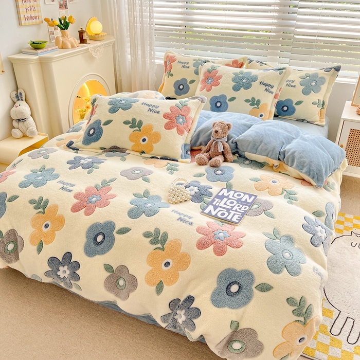 91家纺网 家纺一手货源 找家纺 苏拉家居 2023新款5D雕花雪花绒四件套 花儿朵朵