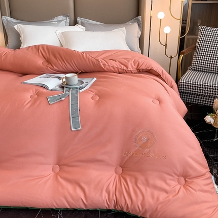 91家纺网 家纺一手货源 找家纺 （总）伊人居 2023新款香奈儿烫钻大豆被春秋被冬被【直播，电商爆款】【来量定做】