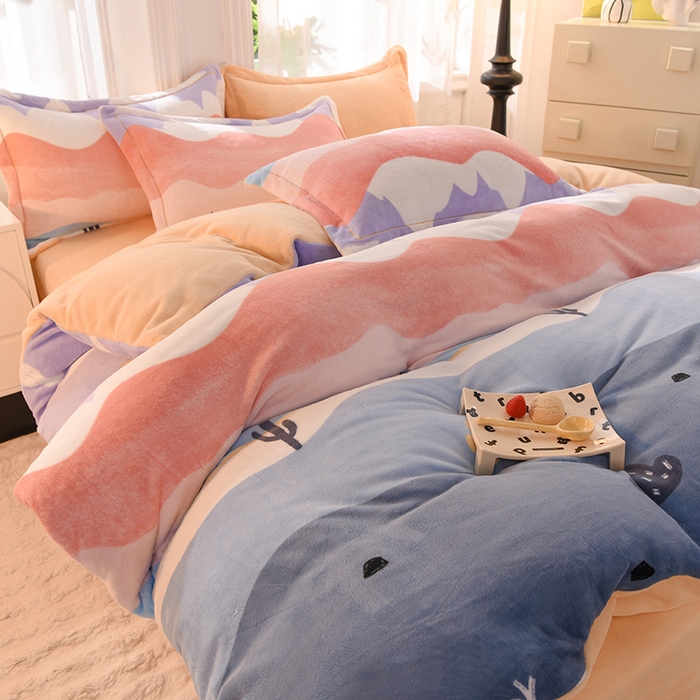 91家纺网 家纺一手货源 找家纺 2025新款冰岛臻棉绒印花系列牛奶绒小号三件套 蜜儿