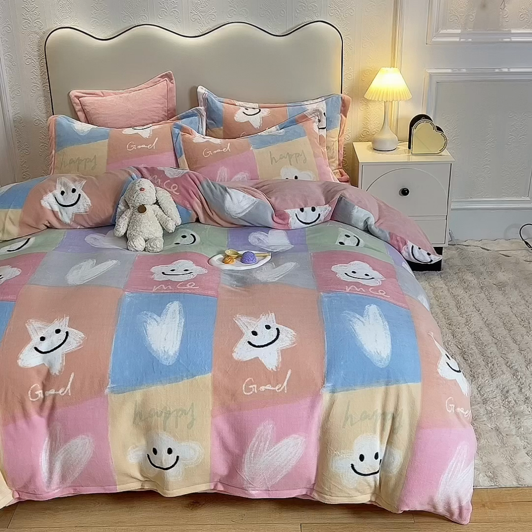 91家纺网 家纺一手货源 找家纺 2025新款冰岛臻棉绒印花系列牛奶绒小号三件套 彩色笑脸