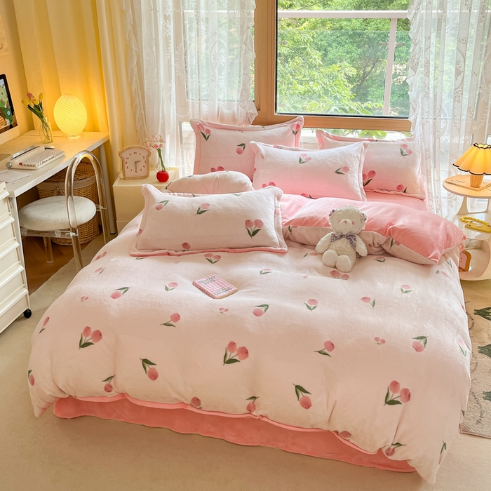 91家纺网 家纺一手货源 找家纺 慕澄家纺 2023新款小清新牛奶绒印花四件套 粉小花