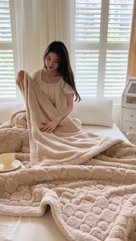 91家纺网 家纺一手货源 找家纺 欧邦 新款提花爱心款塔芙绒羊羔绒双层毛毯 米咖-同色