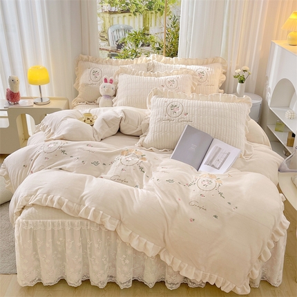 宜凡家纺 2023新款高克重牛奶绒绣花夹棉床裙四件套 镜花园-奶油白