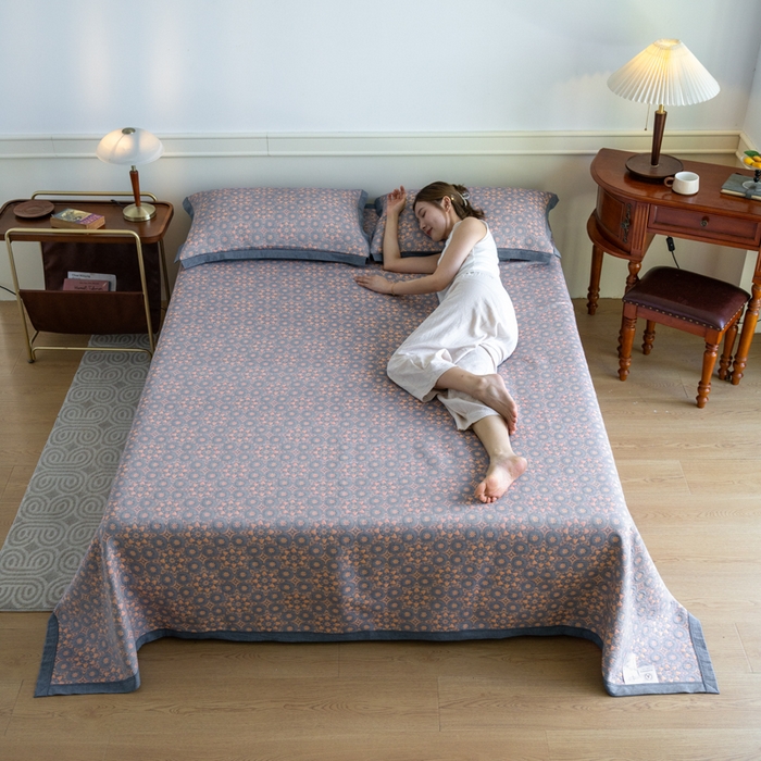 91家纺网 家纺一手货源 找家纺 棠薇 2023新款秋冬全棉三层纱床盖多功能纱布毯 太阳神橙蓝