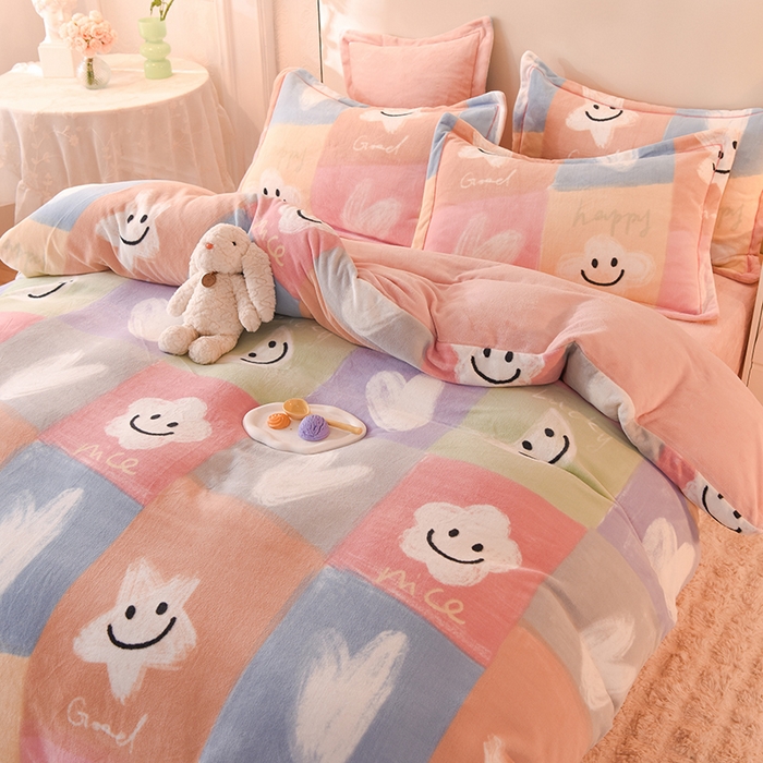 91家纺网 家纺一手货源 找家纺 2025新款冰岛臻棉绒印花系列牛奶绒小号三件套 彩色笑脸