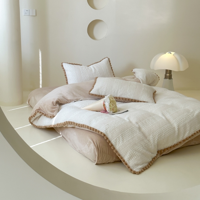 91家纺网 家纺一手货源 找家纺 （总）玛奇朵 2023新款秋冬新品泰兔绒提花-朵以系列四件套