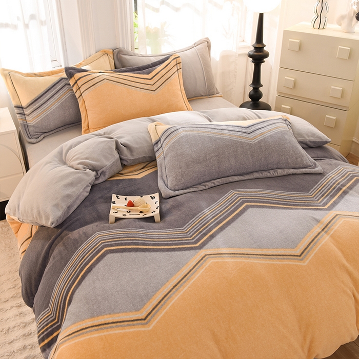 91家纺网 家纺一手货源 找家纺 简如 2025新款冰岛臻绵绒印花系列单被套牛奶绒单被套 晨光