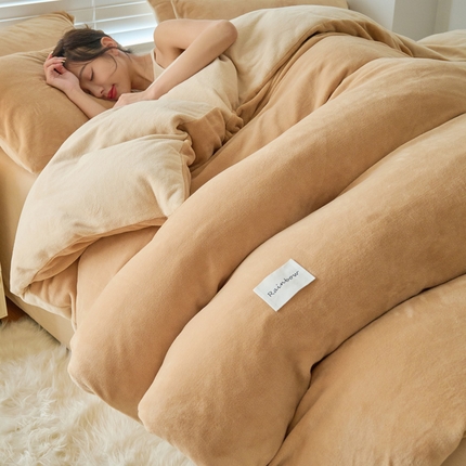 91家纺网 家纺一手货源 找家纺 晨曦 2023新款ins简约风牛奶绒双拼四件套可拆洗冬被 奶芙杏色